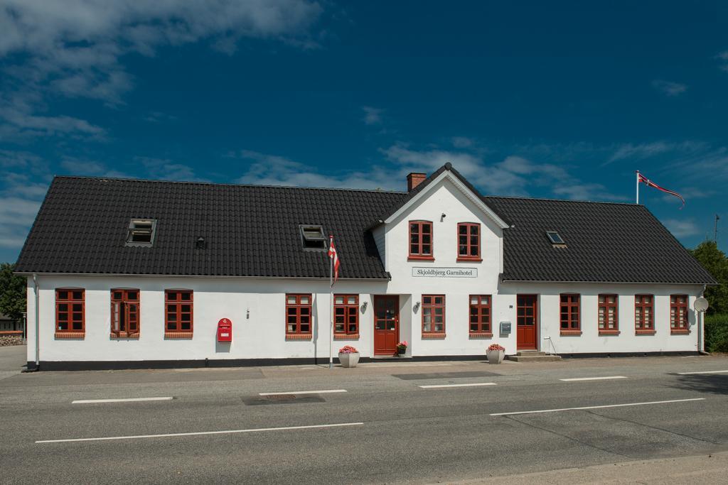 Skjoldbjerg Garnihotel Ворбассе Экстерьер фото